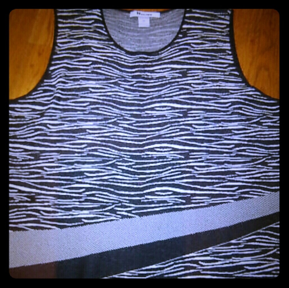 Nygard Sleeveless Crew Neck Sweater Top